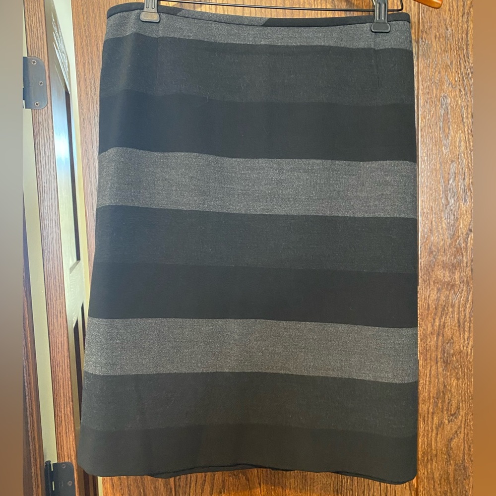 Tahari pencil skirt, black and grey striped, size 16